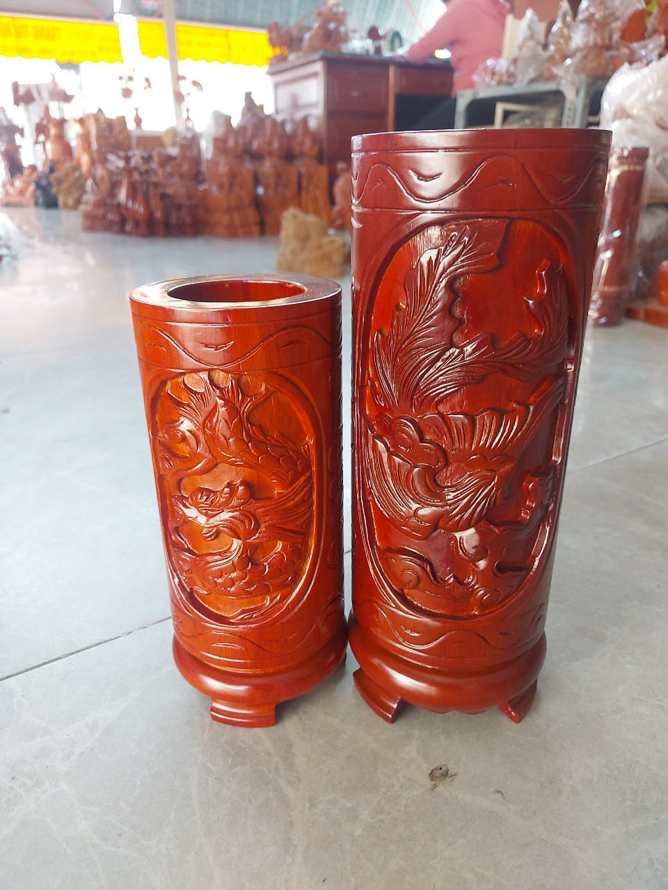 Ống đựng nhang gỗ lim nguyên khối chạm khắc hoạ tiết rồng cao 25-30 cm