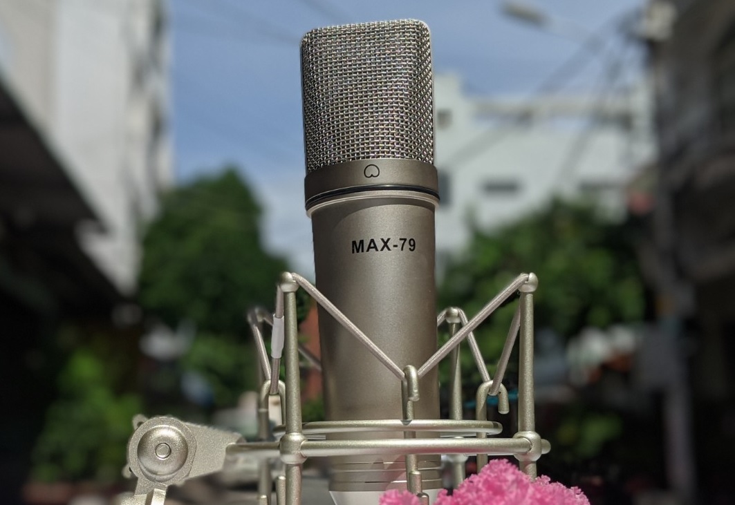 Micro thu âm cao cấp MAX 79 - Mic thu âm hát karaoke online chuyên nghiệp - Chống hú, chống nhiễu, hút âm cực tốt - Hàng chính hãng