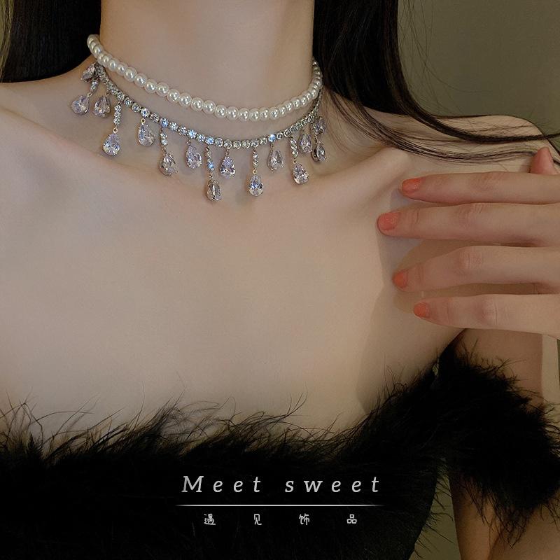 Dây chuyền đính đá sang chảnh và cá tính, choker nữ