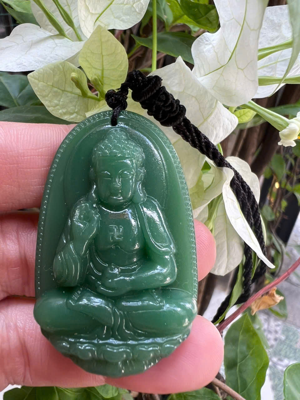 Mặt Dây Chuyền Nam Phật A Di Đà Độ Mệnh Tuổi Tuất Tuổi Hợi Đá Mã Não Xanh Ngọc Đậm Đẹp Size Cao 48mm Ngang 30mm Dầy 11mm ạ