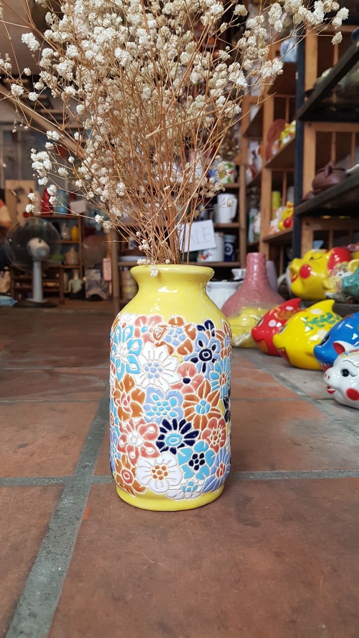 Bình hoa, bình cắm hoa với hoa văn khắc chìm và chấm men màu từng chi tiết nhỏ, cao 19cm, trang trí nhà cửa, quà tặng tân gia, sinh nhật, gốm Biên Hòa. Giao từ HCM