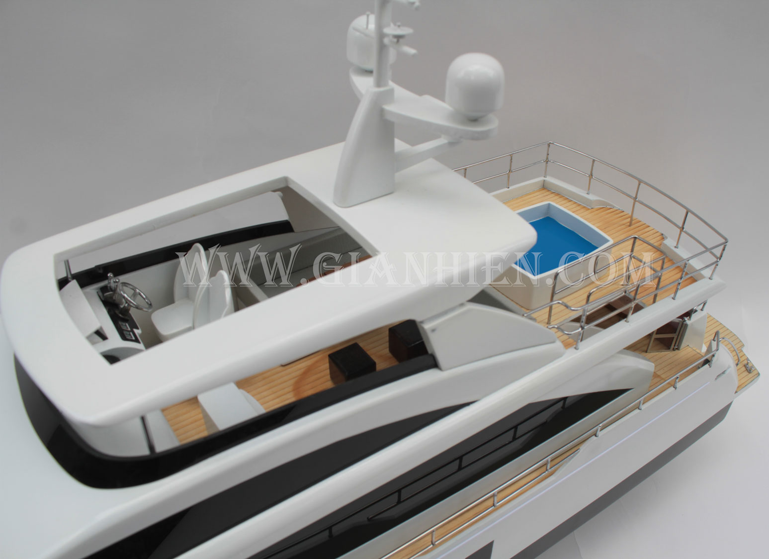 Mô hình Du Thuyền hiện đại PRINCESS SUPERYACHTS 30M (White Black) 90cm (Giá xưởng)