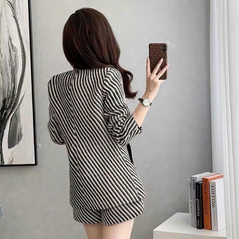 Set bộ vest chất dạ tweed kẻ sọc phối nút