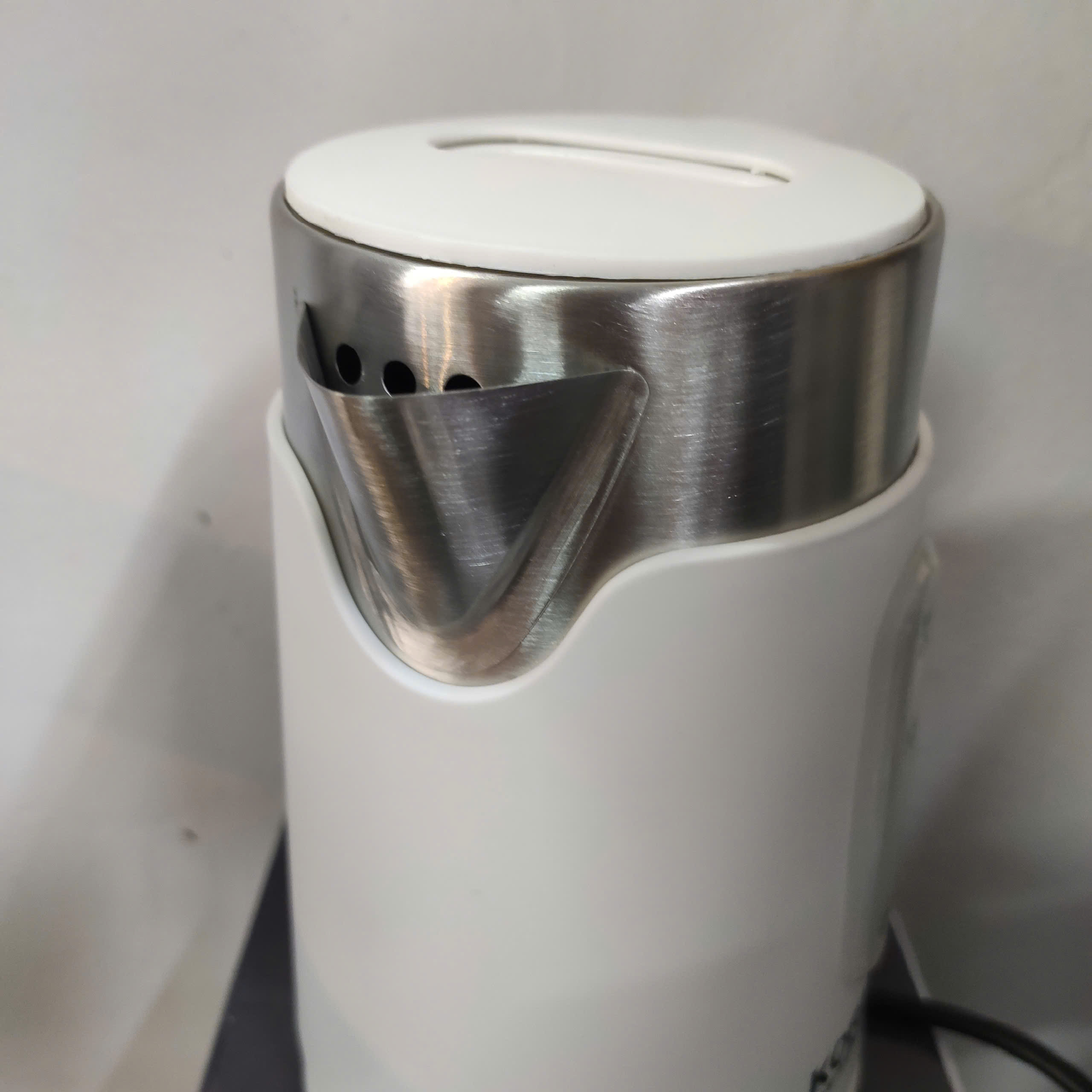 Bình đun nước siêu tốc mini ruột Inox 304 Koreno Thái Lan KN-208 dung tích 0.8L - Hàng chính hãng