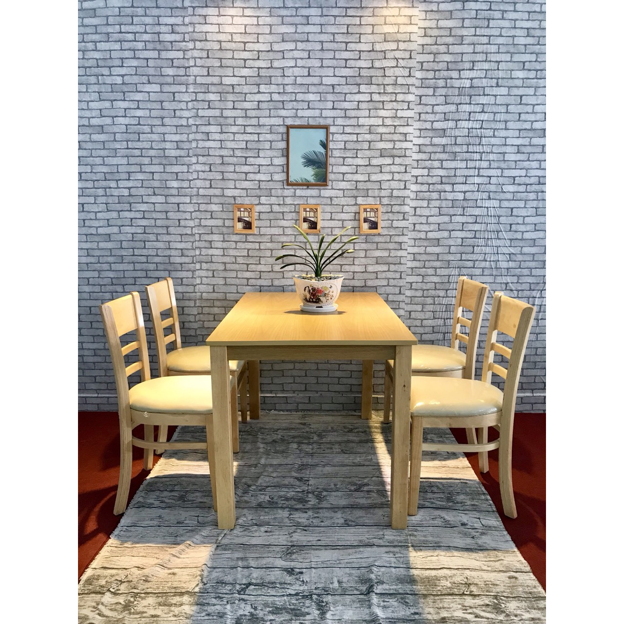 Bộ bàn cabin 4 ghế màu tự nhiên