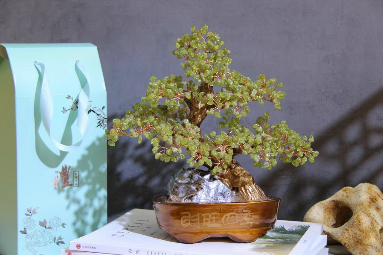 Cây Tài Lộc size 27cm chất đá Peridot xanh lá cây kiểu dáng bonsai