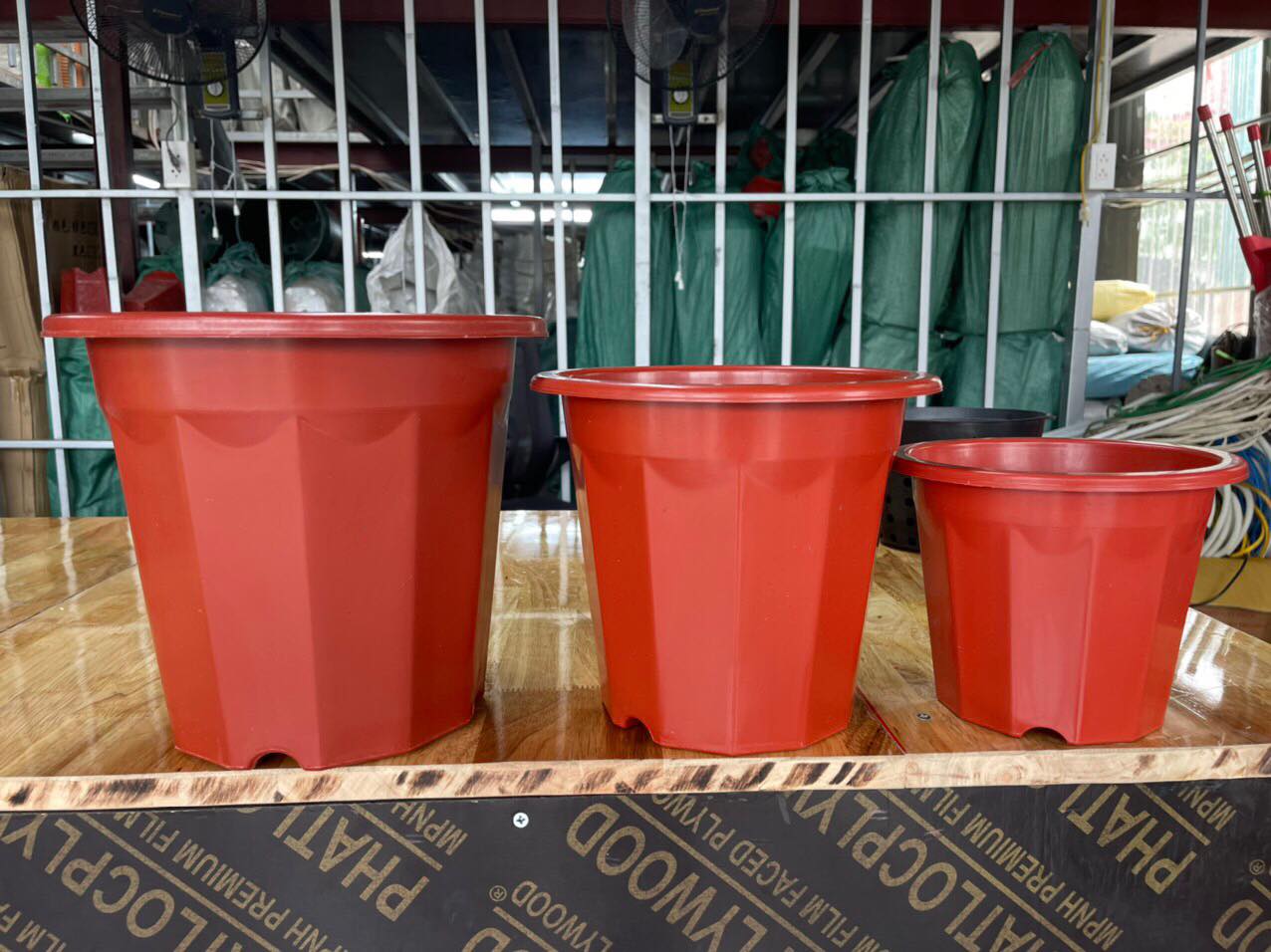 10 Chậu nhựa trồng cây hoa cảnh 26x23cm - Chậu nhựa E hàng công ty loại 1