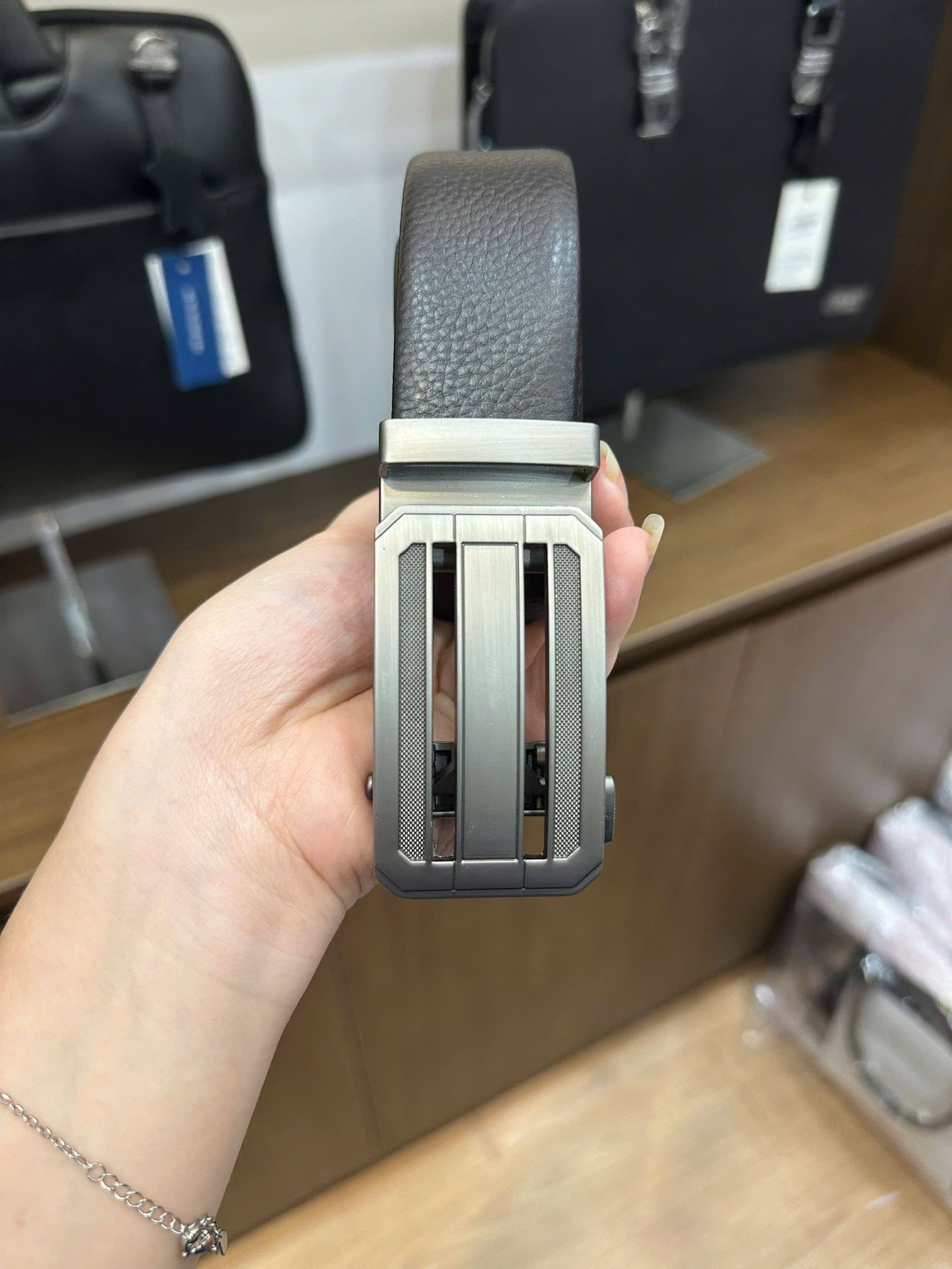 Dây Lưng Nam Thắt Lưng Da Chính Hãng GENCE LG52 Chất Liệu Da Bò Cao Cấp Màu Nâu