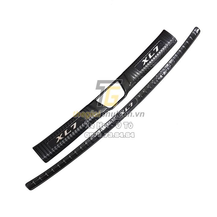 BỘ SẢN PHẨM Nẹp bước chân và ốp chống trầy cốp Suzuki XL7 - Mẫu vân Carbon