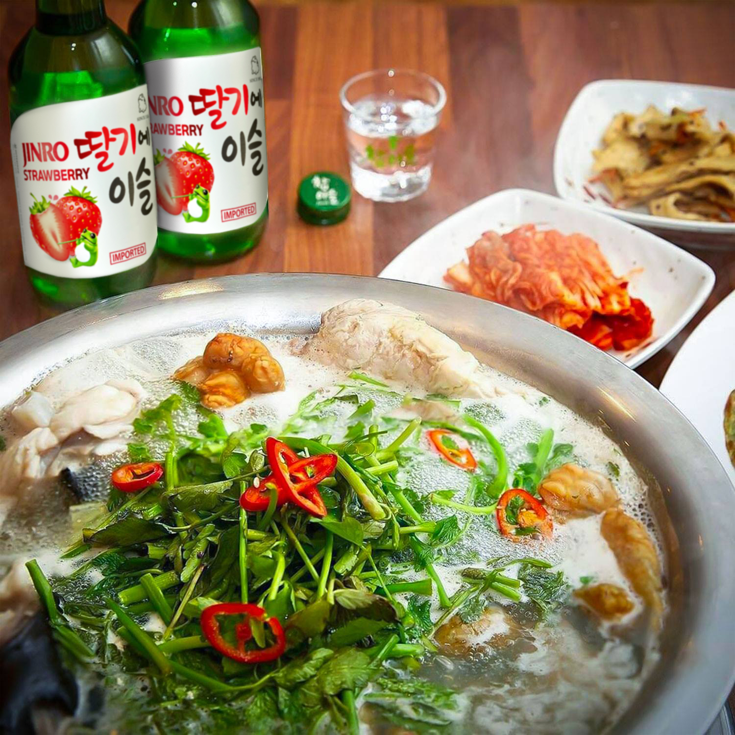 Soju Hàn Quốc JINRO VỊ DÂU 360ml - Combo 6 chai