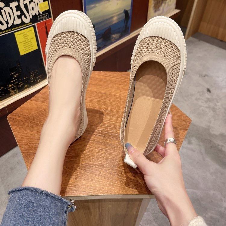 Giày Slip On Nữ Đẹp Ôm Chân Thoáng Khí Siêu Xinh Với 2 Màu : Đen, Nâu Sữa Có Đủ Size Từ 35-40 SHOP HAMI G35