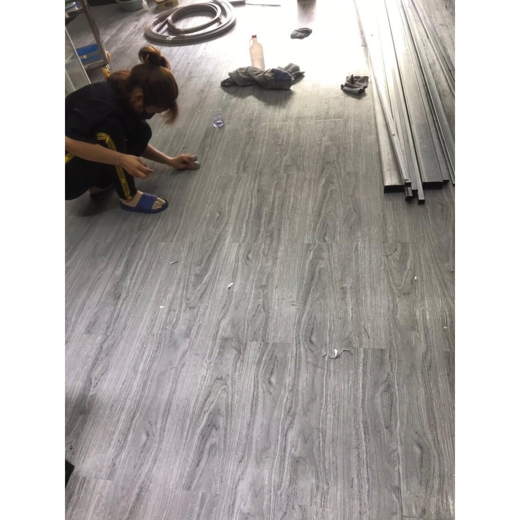 Sàn nhựa giả gỗ có keo sẵn kt 15cm x92cm