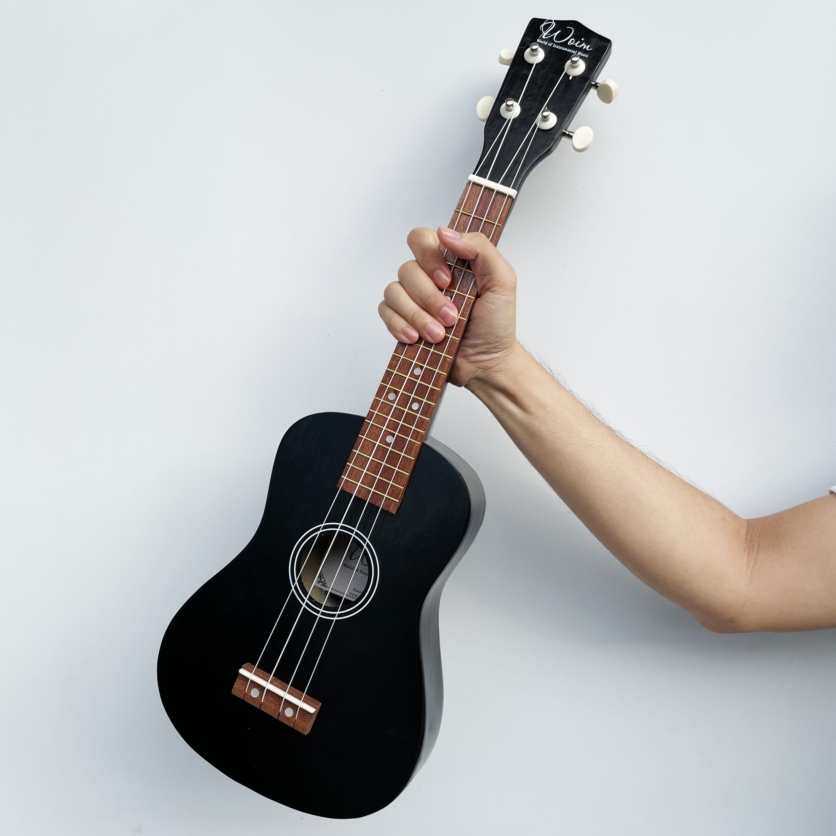 Đàn Ukulele Concert Woim 33A19 kèm capo, máy lên dây điện tử và bao da