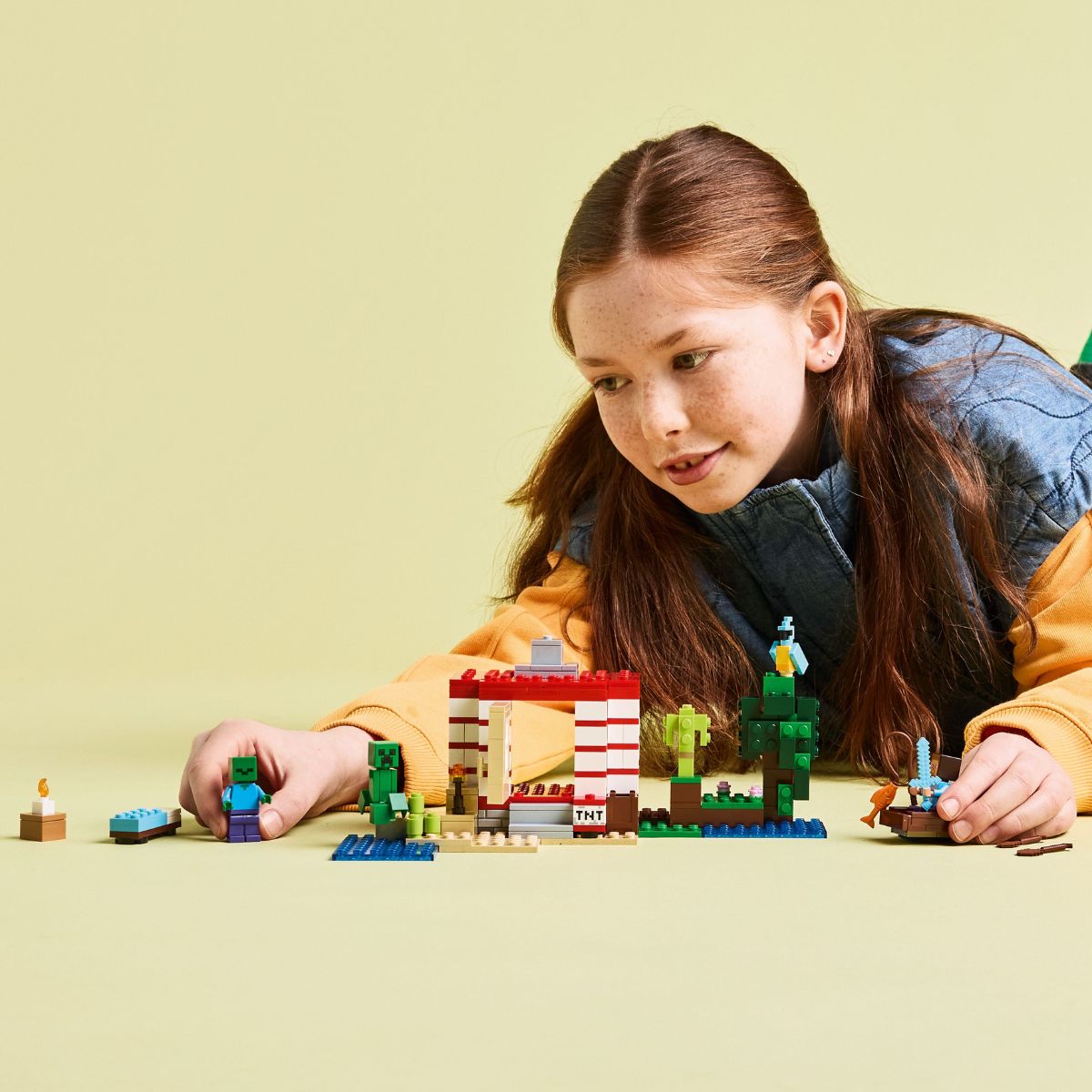 LEGO MINECRAFT 21275 Đồ Chơi Lắp Ráp Đài TNT Trong Rừng (287 chi tiết)