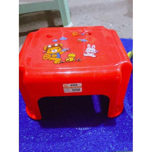 Ghế nhựa nhỡ mặt liền trống trơn trượt nhựa nhập khẩu 2 cỡ GDTH