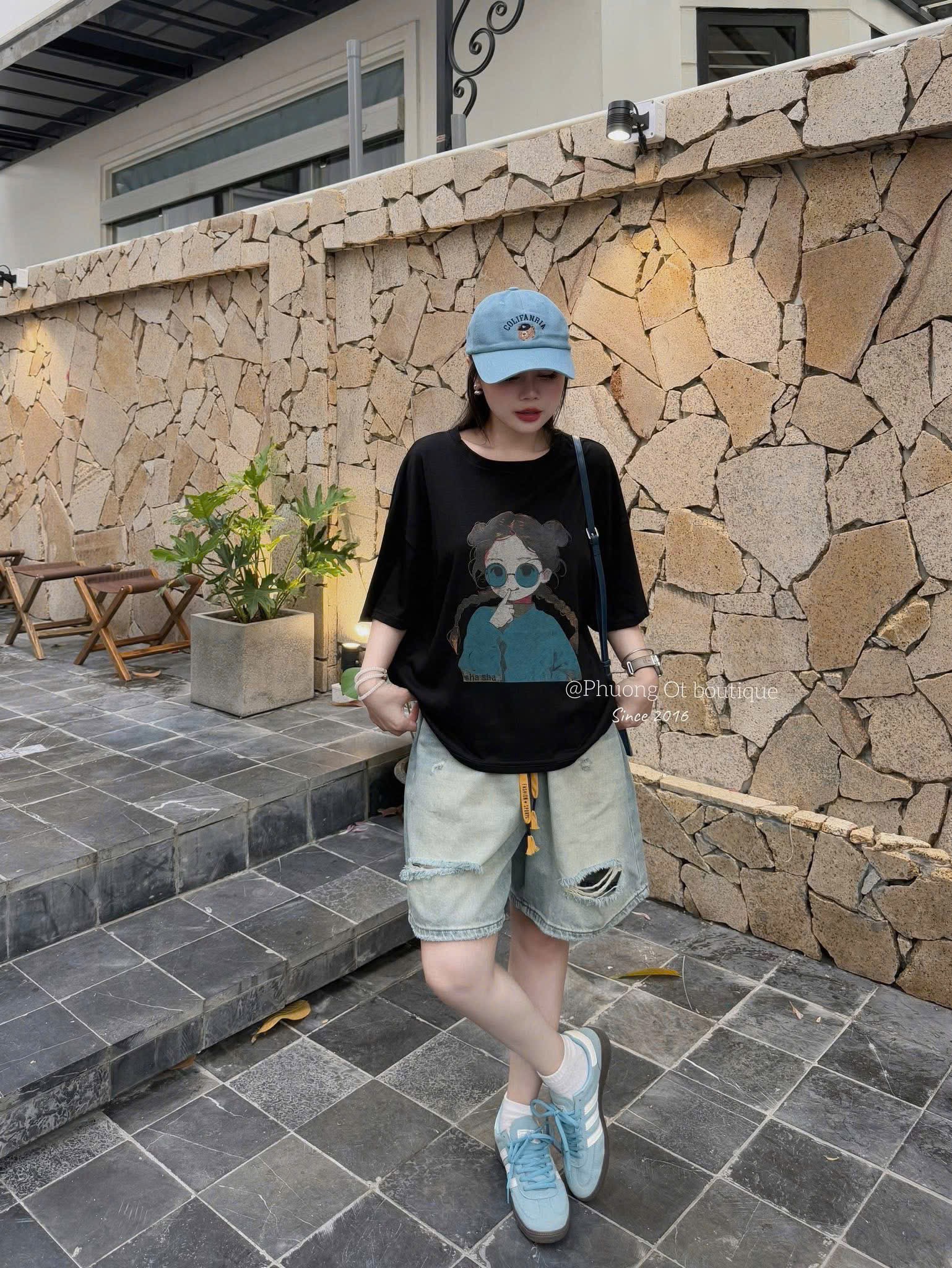 Set áo in cô gái mix quần jean ngố