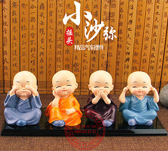 Bộ tượng tứ không đặt trên ô tô