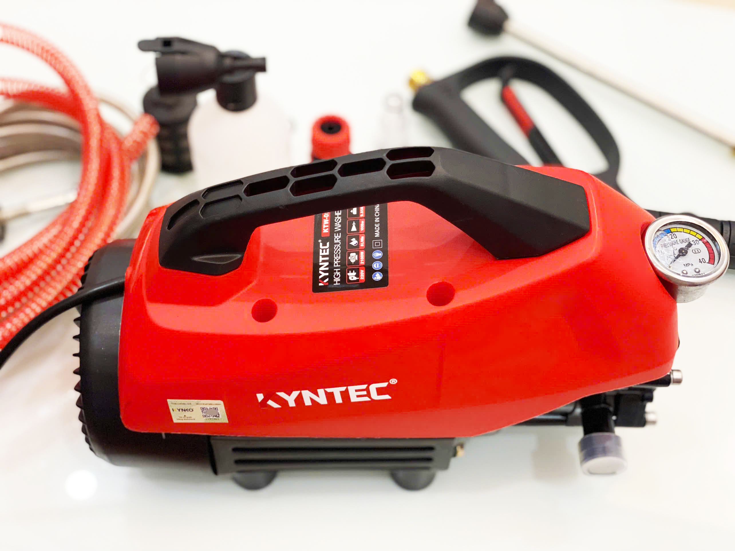 Máy rửa xe áp lực cao nhập khẩu chính hãng Kynko Kyntec KTW - 05 siêu bền