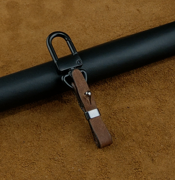 Móc khóa gắn vào chìa khóa xe ô tô Mazda / Toyota / Vinfast / Honda / Ford /  Mercedes da bò thật - hàng chính hãng