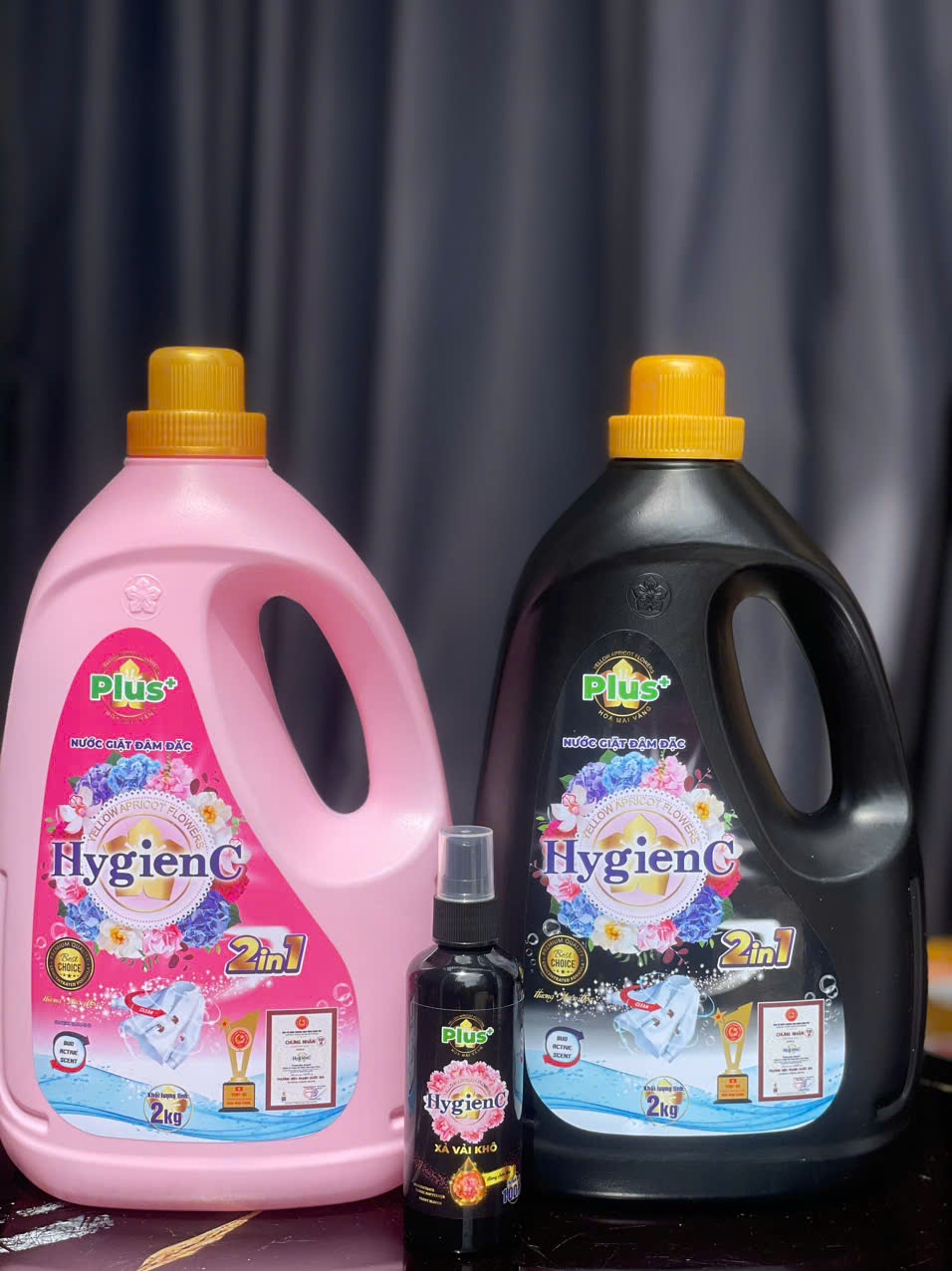 (Tặng 1 chai xịt thơm quần áo 100ml ) COMBO 2 can nước giặt xả 2 in1 HygienC PLUS 2kg, hang VN, Công nghệ thái đậm dặc, bền màu, lưu hương quần áo thơm mát dài lâu Làm Sạch