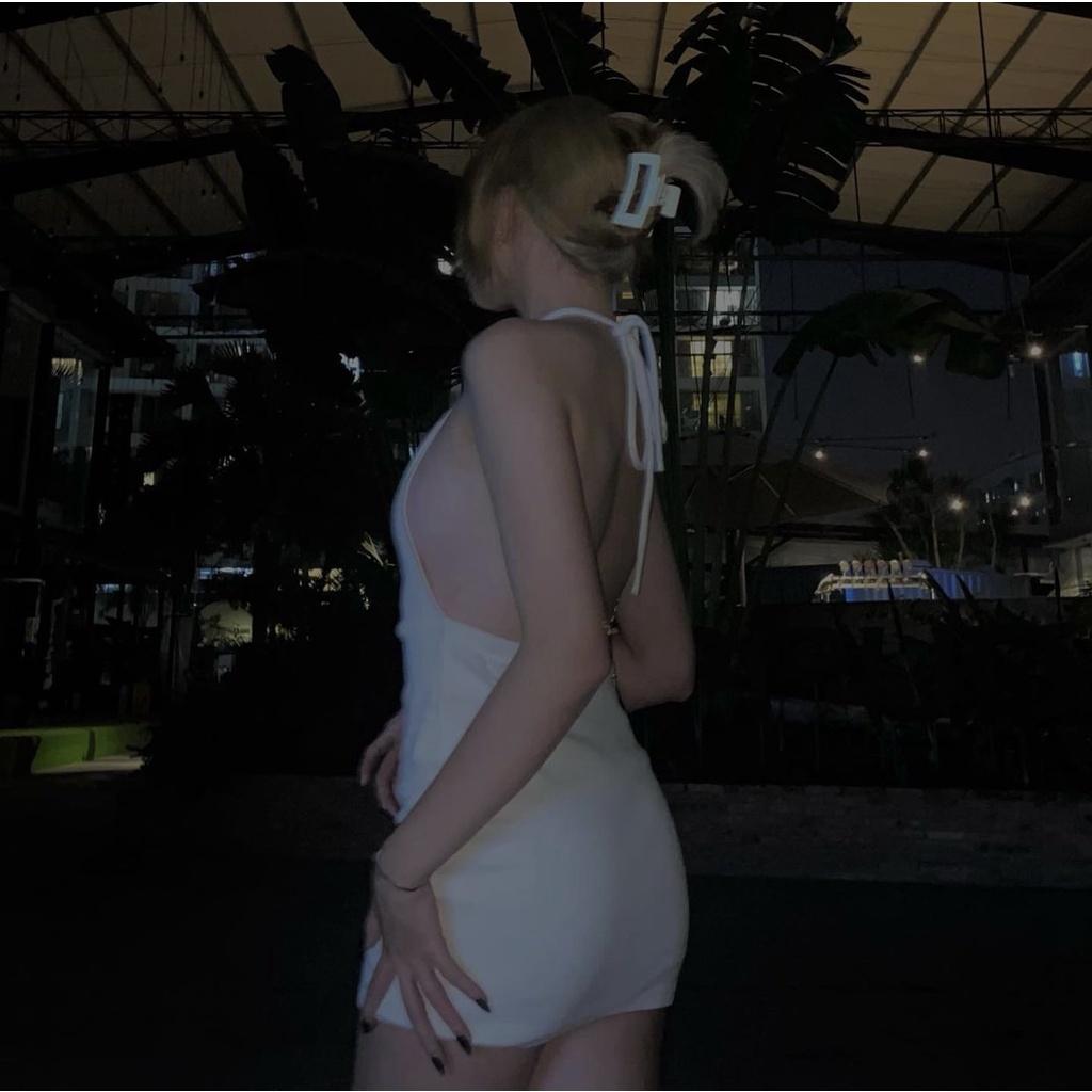 Đầm body sexy hở lưng hở eo váy ôm cổ yếm hở vai cột dây quyến rũ sang chảnh màu trắng thun gân carrotxinhdep