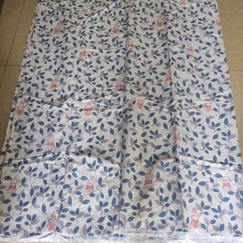 Vải may chăn ga áo gối,gối ôm khổ 2m35 hình thỏ vui vẻ