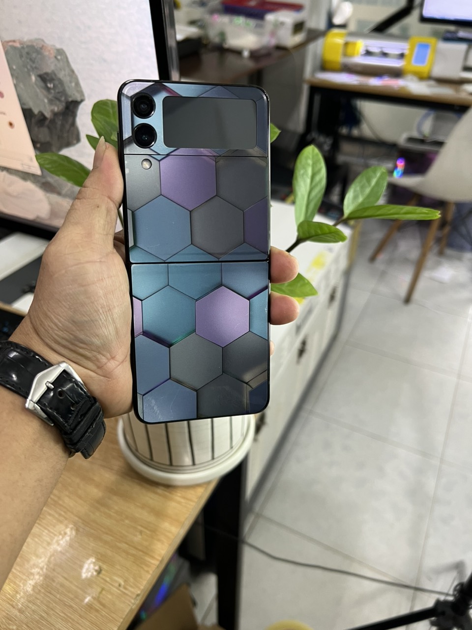 Miếng Dán skin mặt lưng dành cho Samsung Z Flip 3 / Z Flip 4 bảo vệ máy chống trầy xước và làm đẹp tạo thêm diện mới