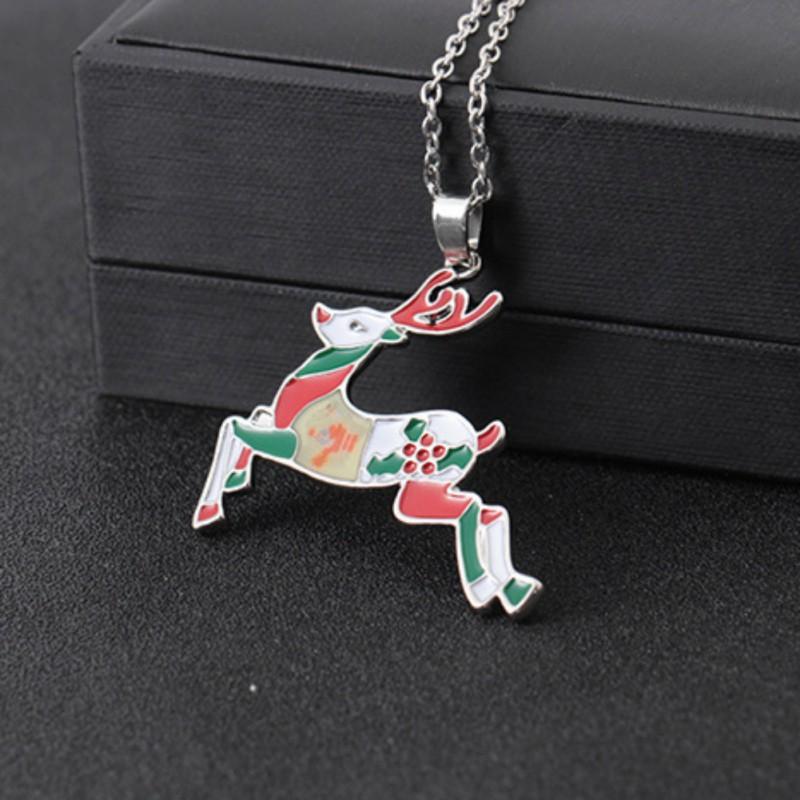 Dây chuyền mặt người tuyết lấp lánh nhiều màu sắc