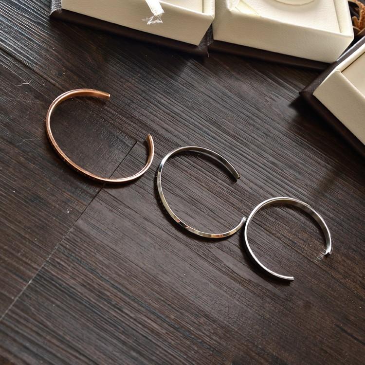 Vòng Tay Kiềng Tay Titan Đôi Nam Nữ Unisex Chữ BeThe Change