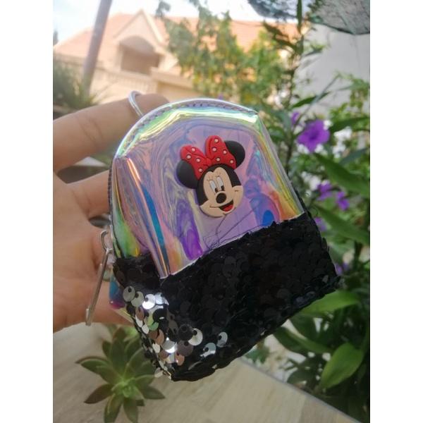 MÓC KHÓA BALÔ MINI HOLOGRAM. MÓC KHÓA BÓP GẮN NHIỀU HÌNH ĐÍNH KIM TUYẾN, HOA CÚC THÊU