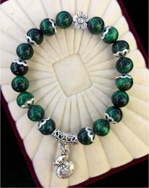 Vòng tay phong thủy đá Mắt Hổ Xanh Xanh Lá 8 ly mix charm