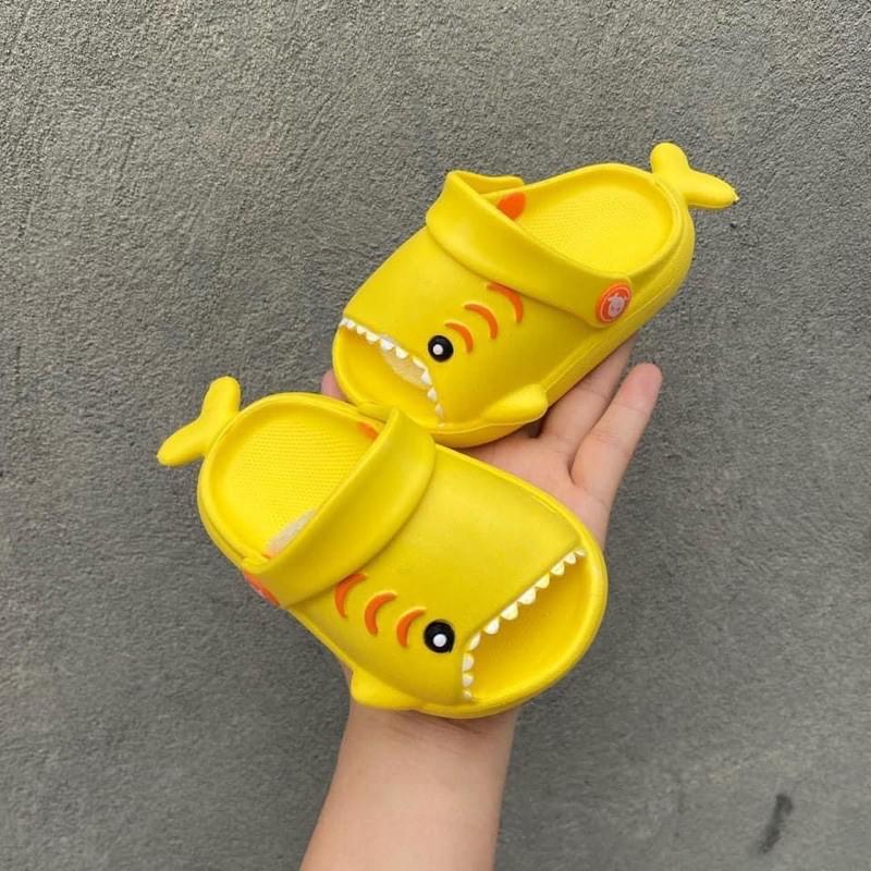 Dép sục hình cá mập cho bé- Dép sục siêu nhẹ hình con cá mập Baby Shark siêu đáng yêu cho bé trai bé gái siêu m