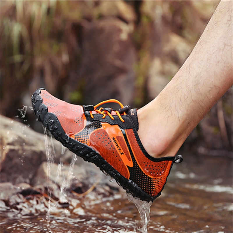 New couple water shoes swimming shoes outdoor sports shoes upstream shoes men and women leisure surfing shoes