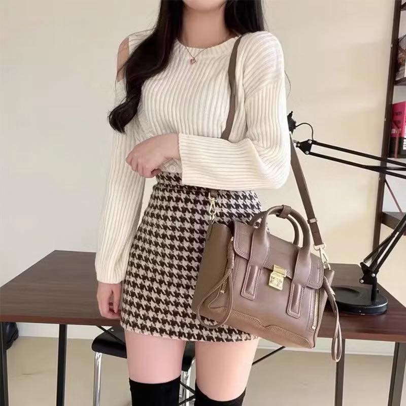 Chân váy dạ lông cao cấp họa tiết hình răng sói