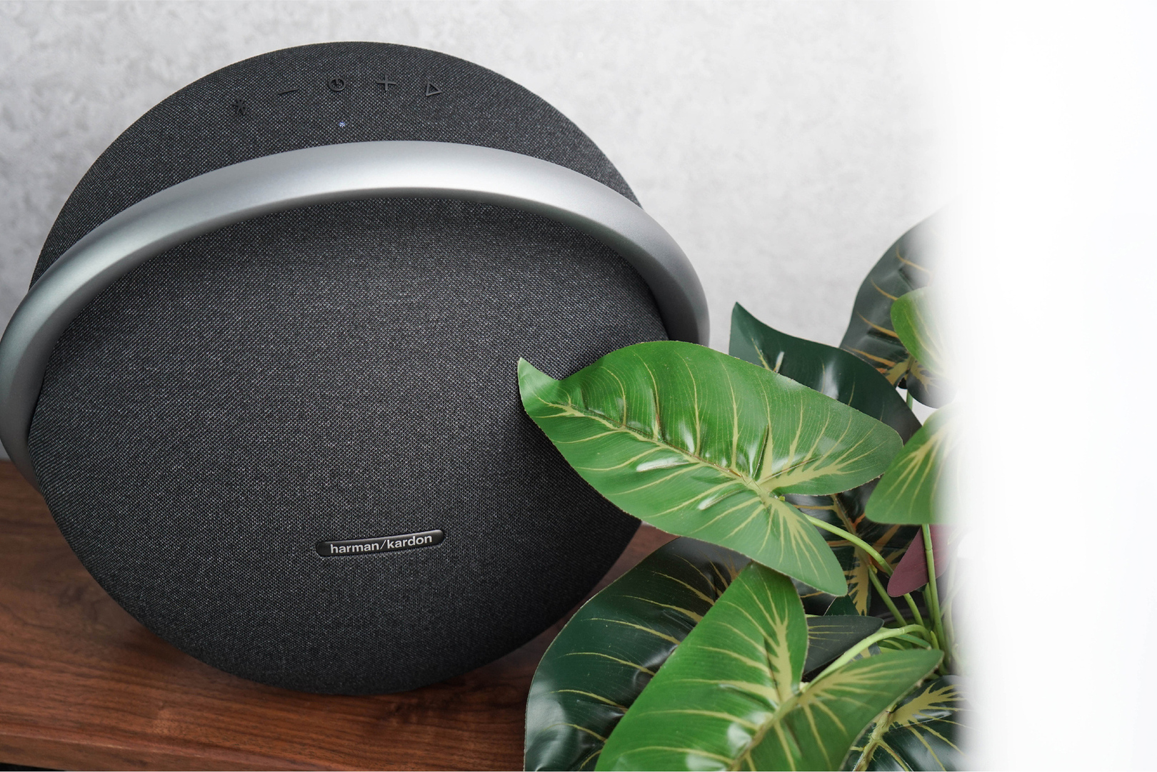 Loa Bluetooth Harman Kardon Onyx Studio 7 Màu Đen - Hàng Chính Hãng