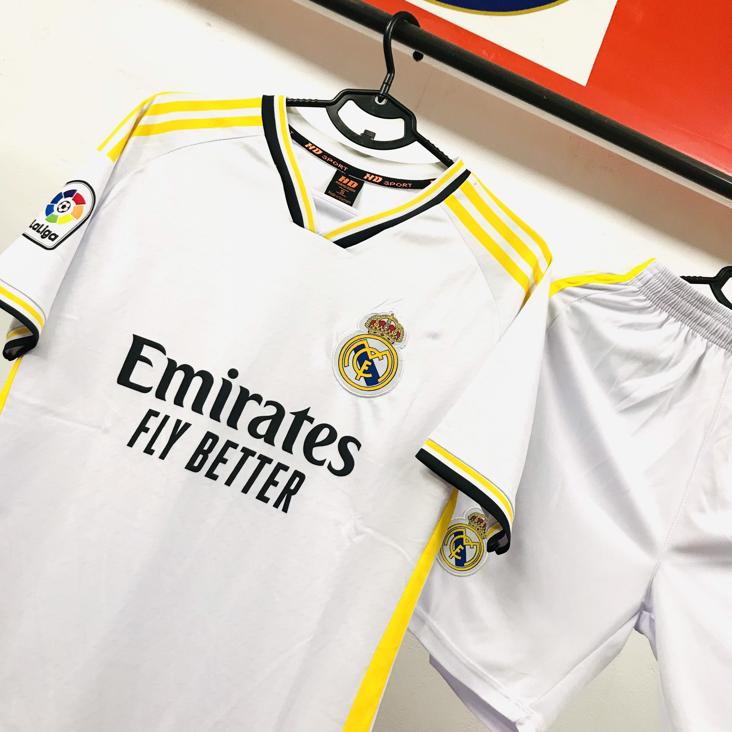 Mẫu áo đá bóng cao cấp nhất năm 2023 Real Madrid