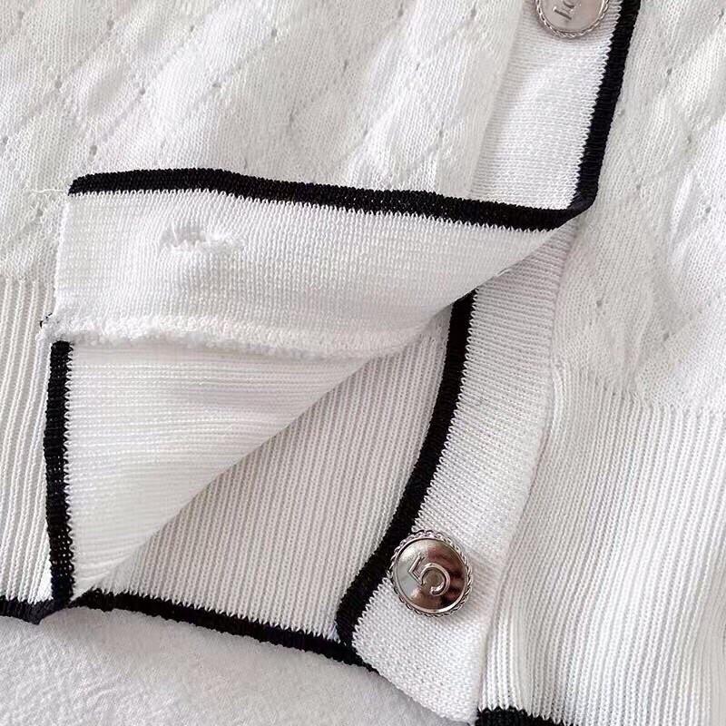 Áo len dệt kim hình trám cổ bẻ phối viền túi 2 bên