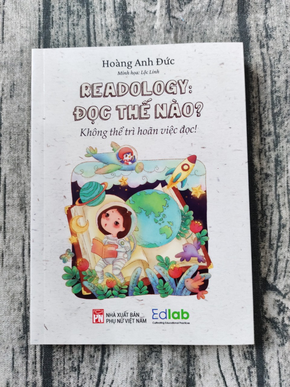 Readology: Đọc Thế Nào?