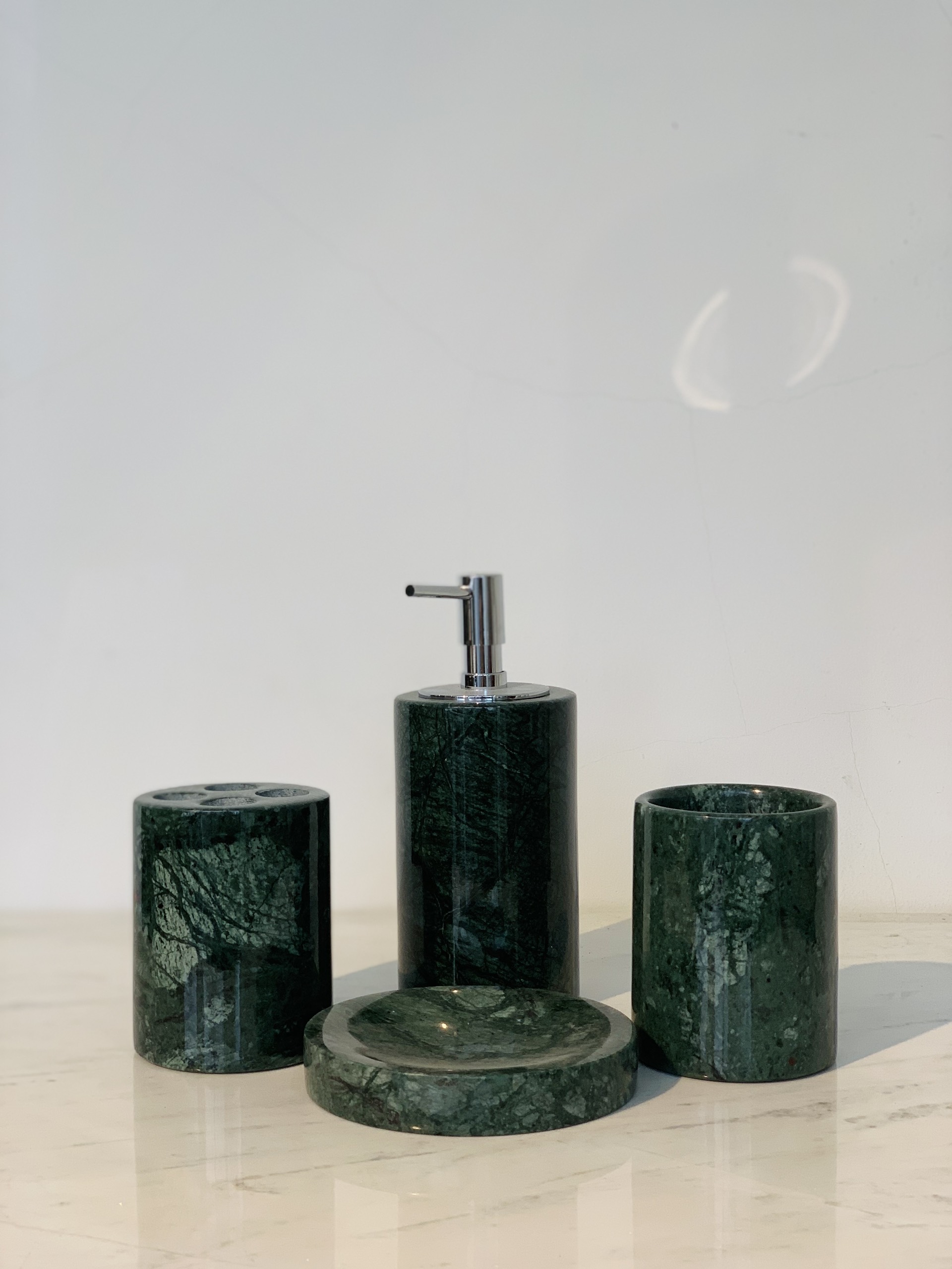 Bộ phụ kiện phòng tắm 4 món đá xanh dưa - Đá marble tự nhiên