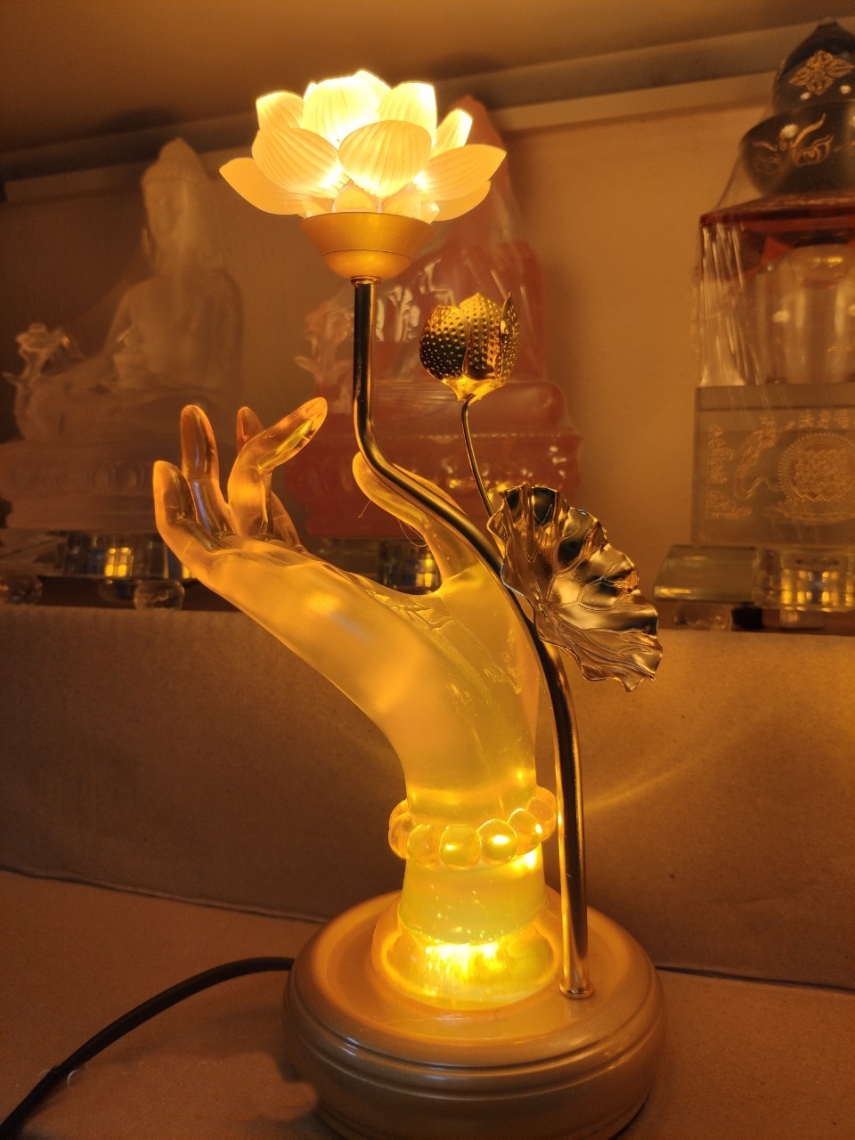 Đèn thờ tay Phật hoa lưu ly