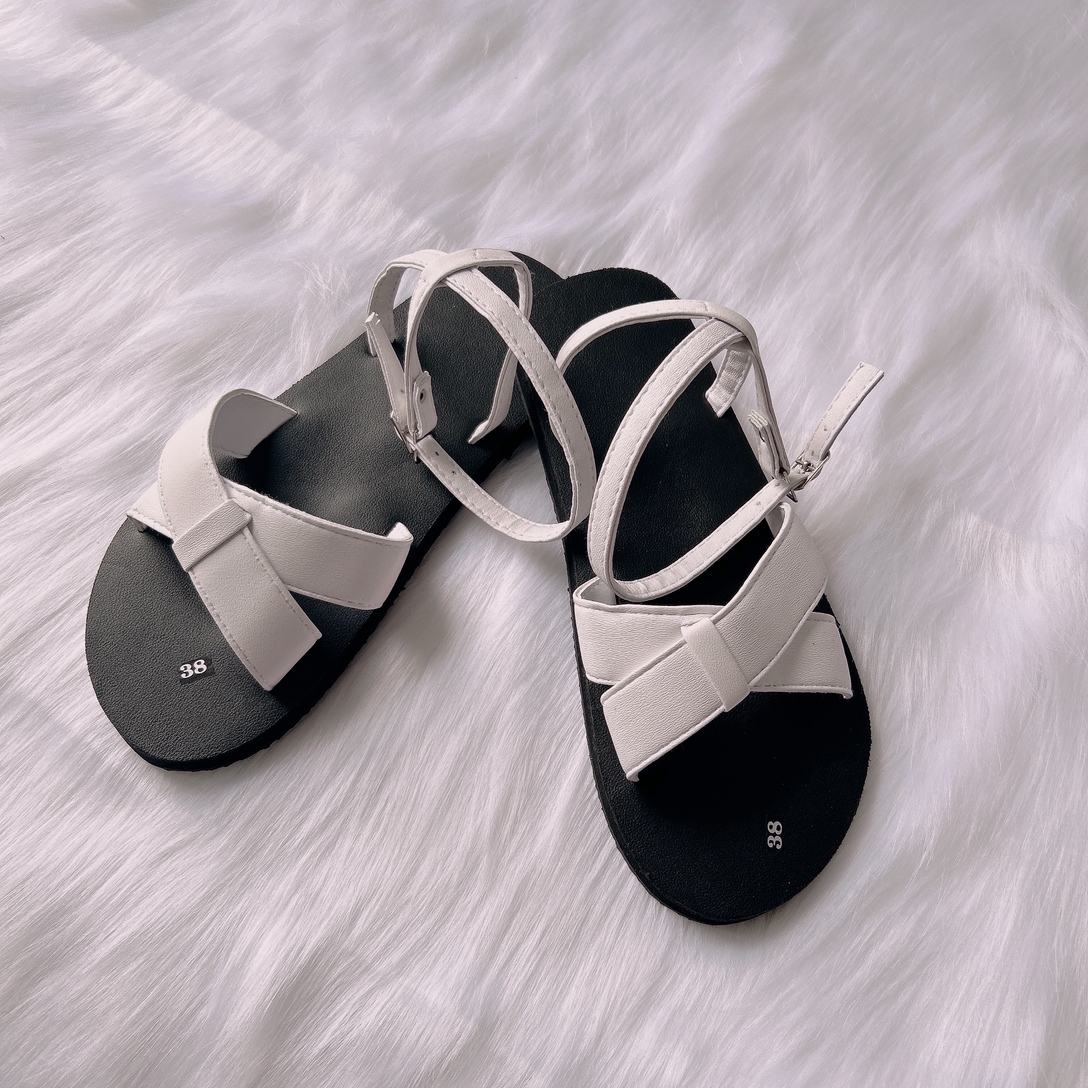 Dép sandal Nữ quai da mềm Đế bệt Cao Su ôm chân LYNA Sandal mã SD32