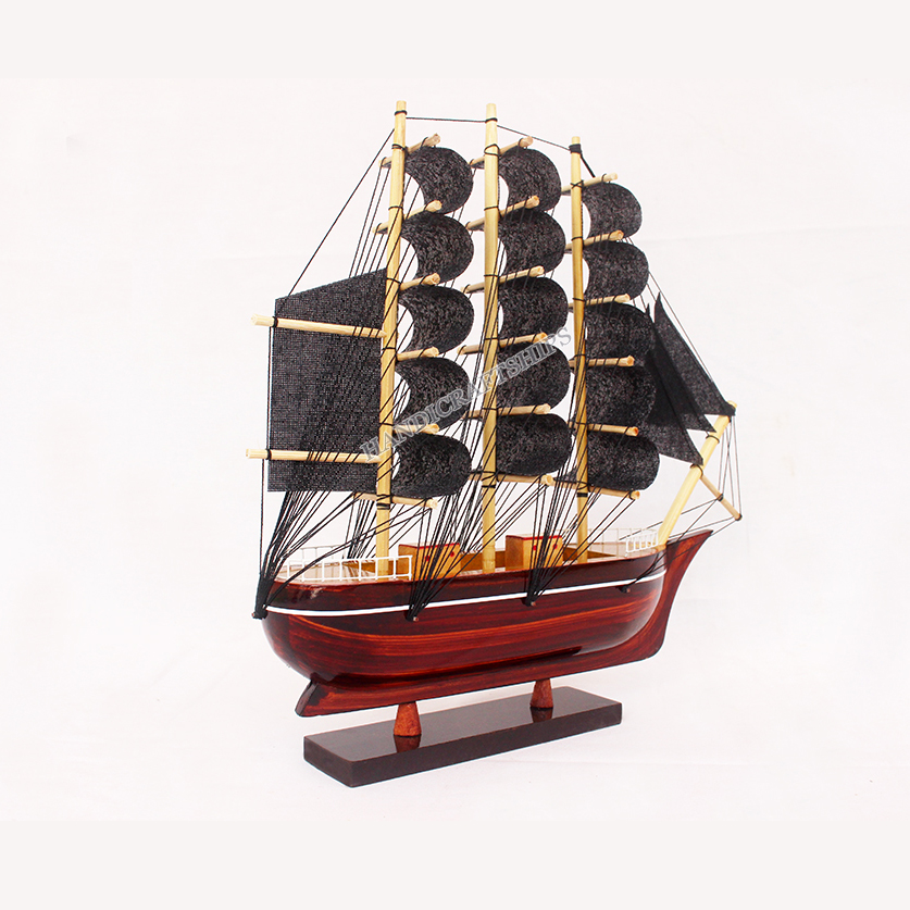 Thuyền buồm gỗ trang trí 25cm đen