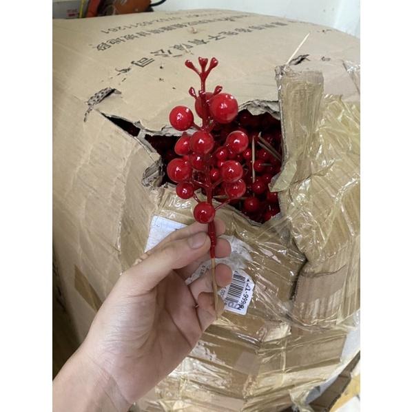 Combo 10 Chùm Quả Cherry, Nhánh Đào Đông Trang Trí Giỏ Quà, Noel,Hoa Sáp Hoa Lụa, Làm Oản - Phụ Kiện Trang Trí.