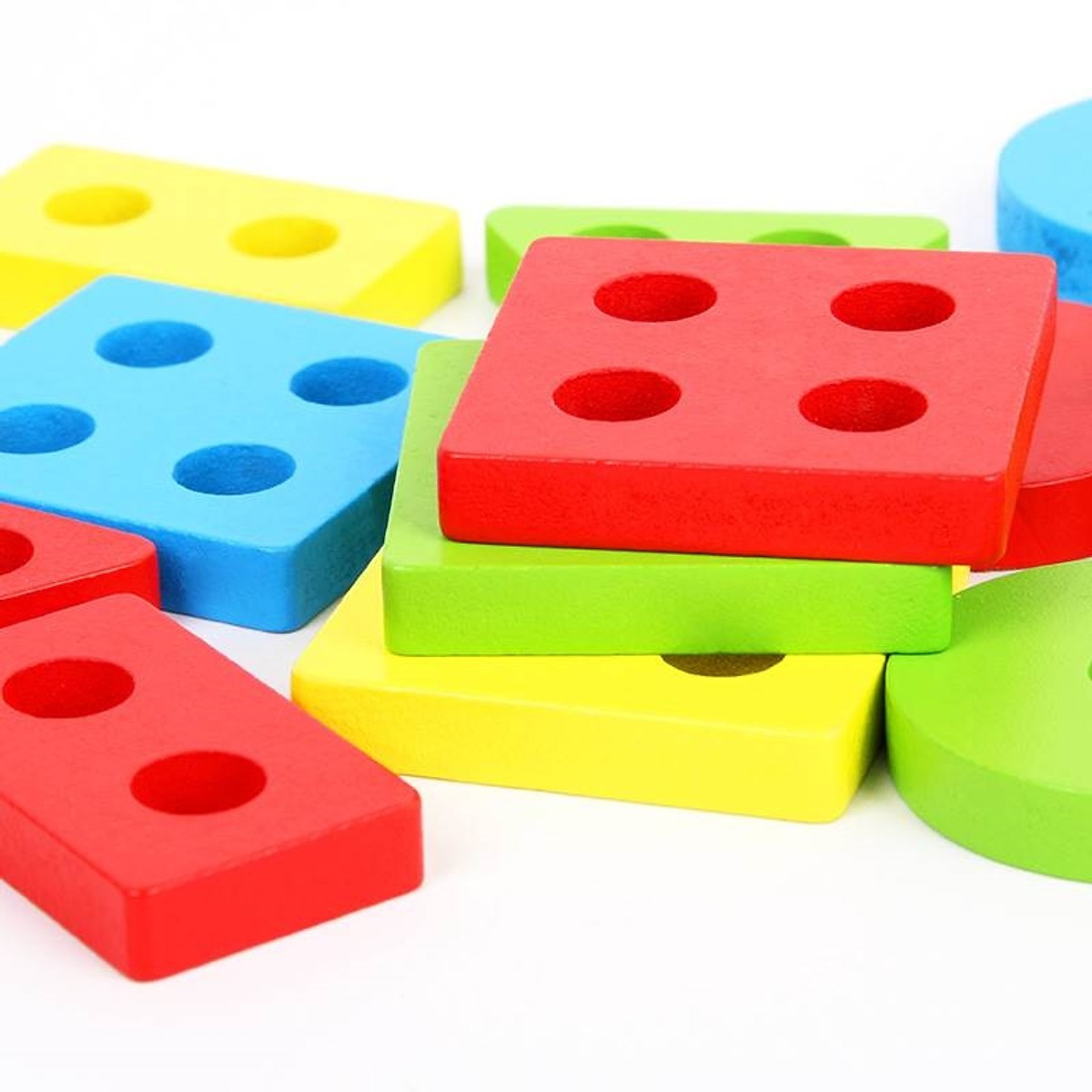 Đồ Chơi Montessori Bảng Chuỗi Thả Hình Bằng Gỗ Giúp Bé Học Phân Biệt Màu Sắc Hình Khối Tặng Kèm Đàn Xylophone 4 Thanh Họa Tiết Ngẫu Nhiên Cho Bé