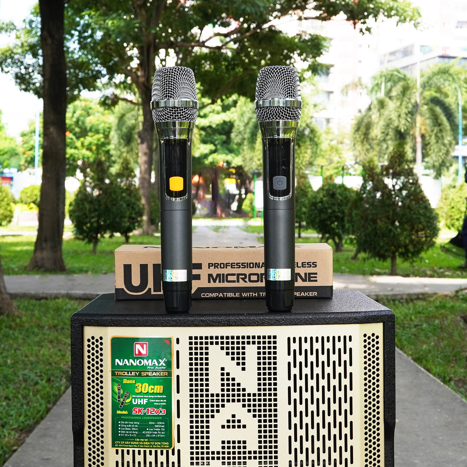 Loa Kẹo Kéo Karaoke Bluetooth Nanomax SK-12X3 Lưới Vàng Bass 30cm Công Suất 380w Tặng 2 Mic Bản Mới 2023 Hàng Chính Hãng