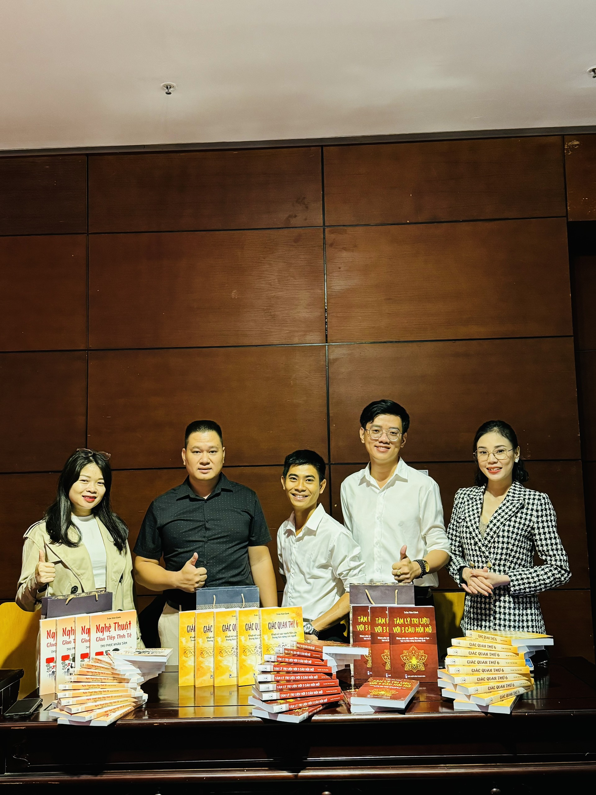 - Giác Quan Thứ 6 - Khai Mở Năng Lực Tiềm Ẩn Trong Bản Năng Con Người