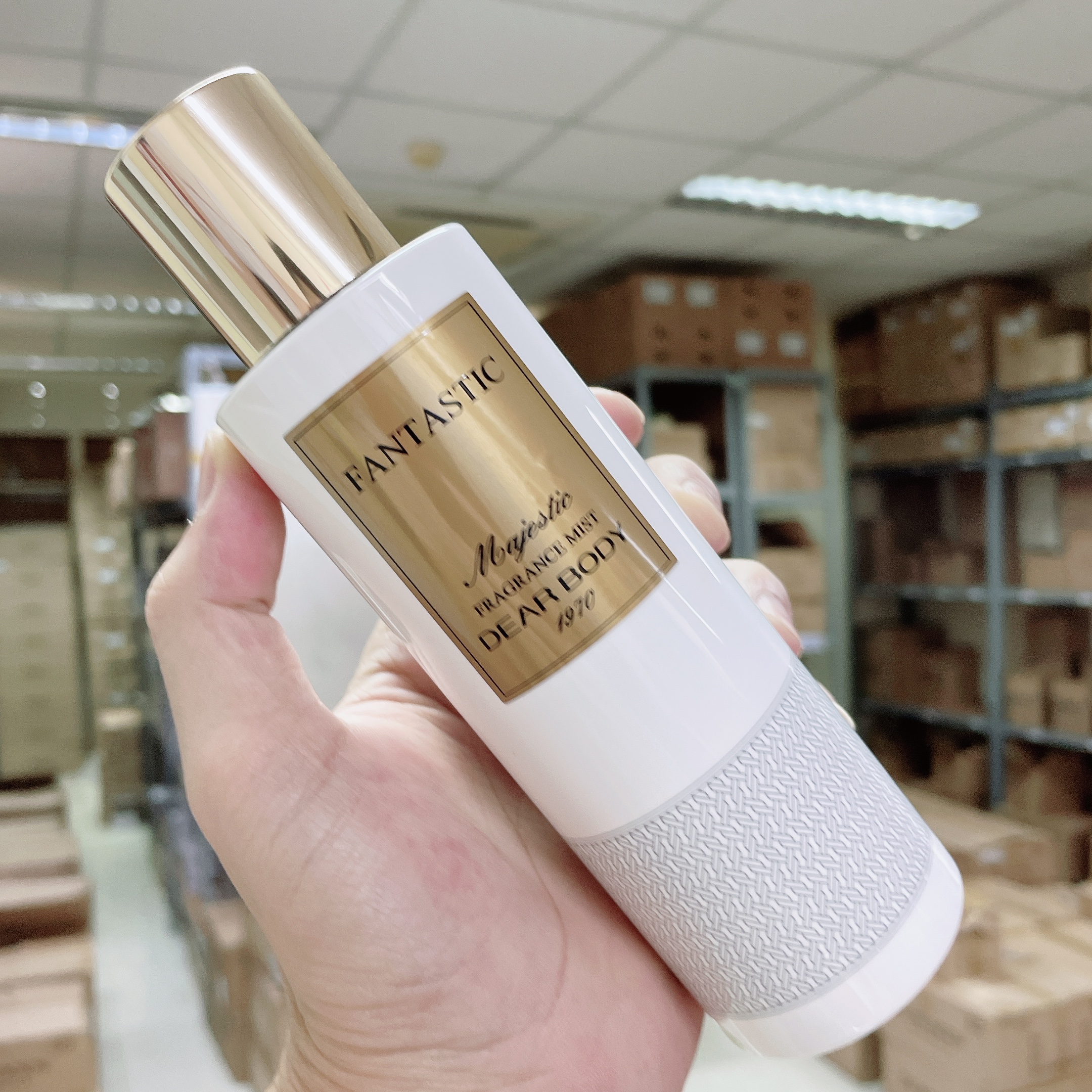 XỊT THƠM TOÀN THÂN DEAR BODY THƯỢNG HẠNG - MAJESTIC FRAGRANCE MIST 270ml - MÙI HƯƠNG THƠM MÁT - BỀN MÙI - TỎA HƯƠNG CẢ NGÀY DÀI