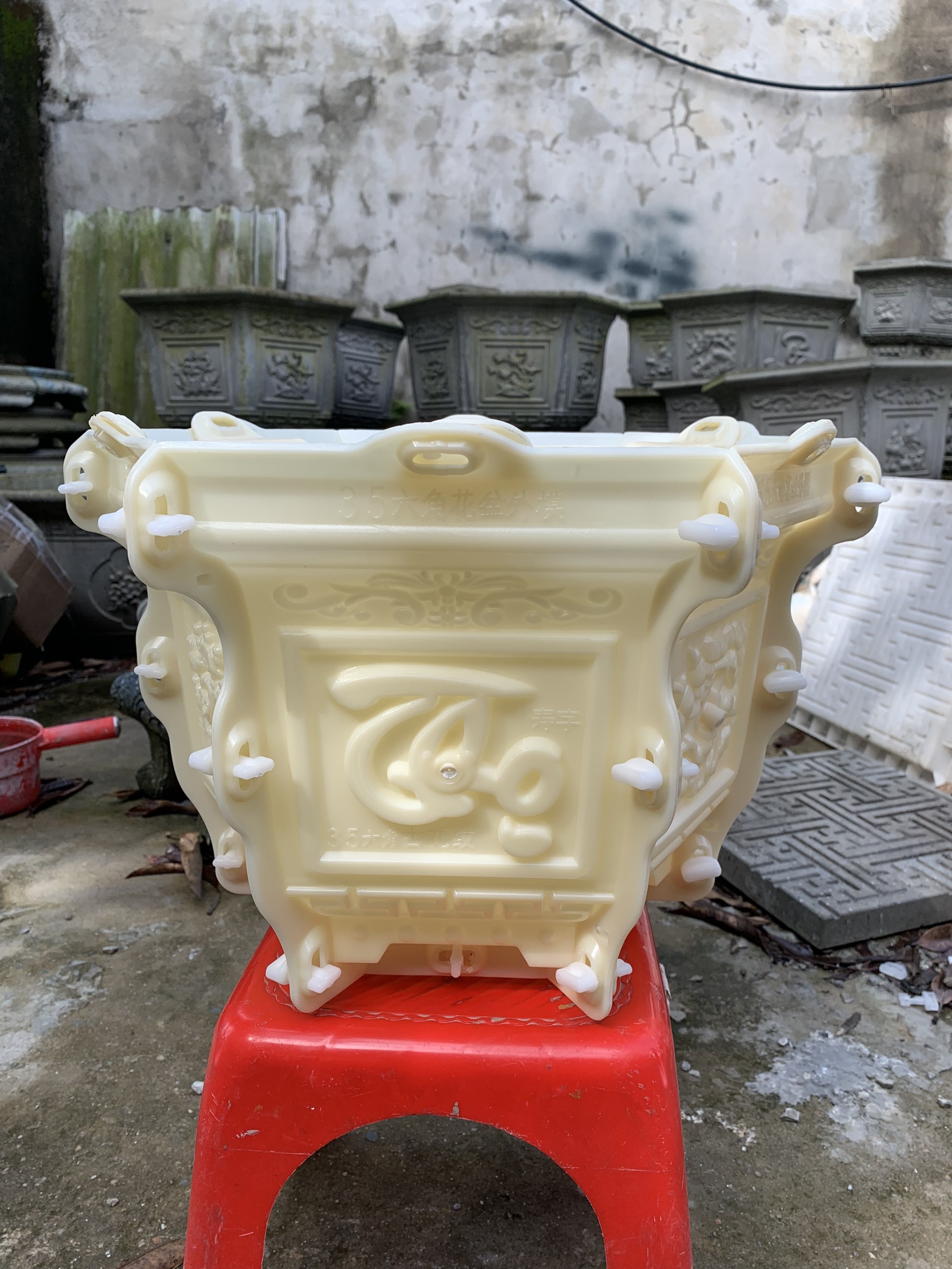Khuôn chậu lục giác 35cm , khuôn đầy đủ lòng trong, đa dạng hoa văn, dễ dàng thi công