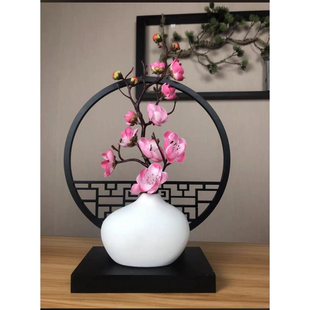 Kệ hoa có lọ để bàn decor phòng