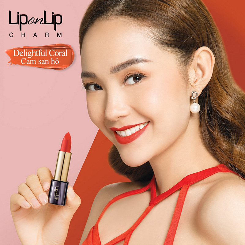 Son Lì Collagen Siêu Mịn Lip On Lip Charm (4g)